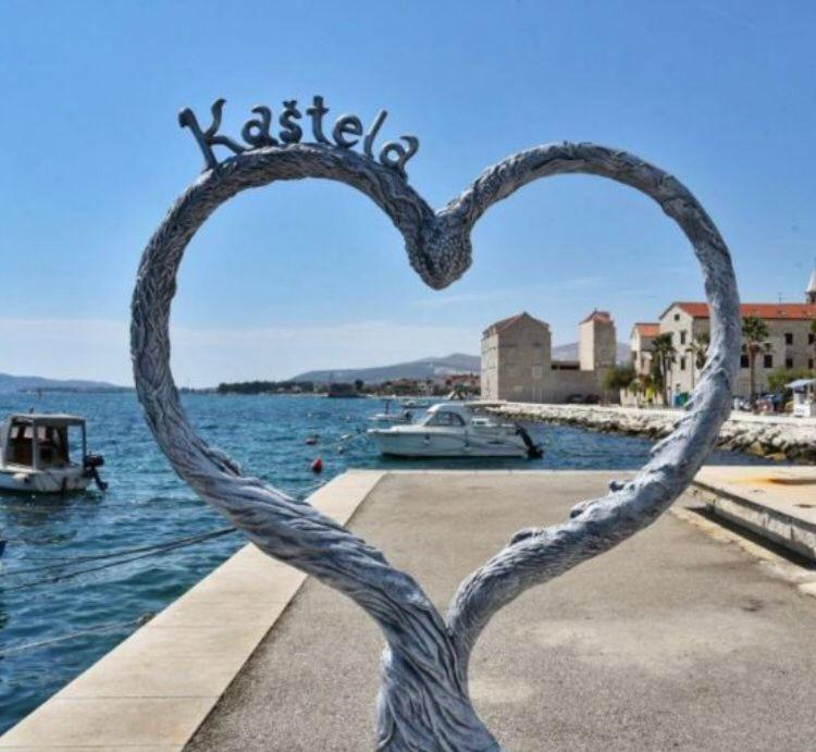 Ferienhaus Maestral - Kastel Kambelovac Kaštela Kültér fotó