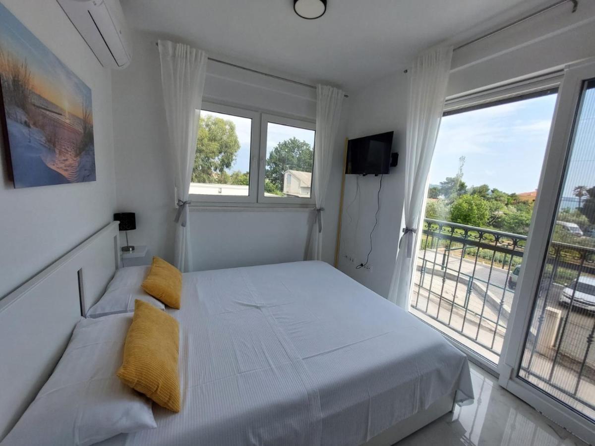 Ferienhaus Maestral - Kastel Kambelovac Kaštela Kültér fotó
